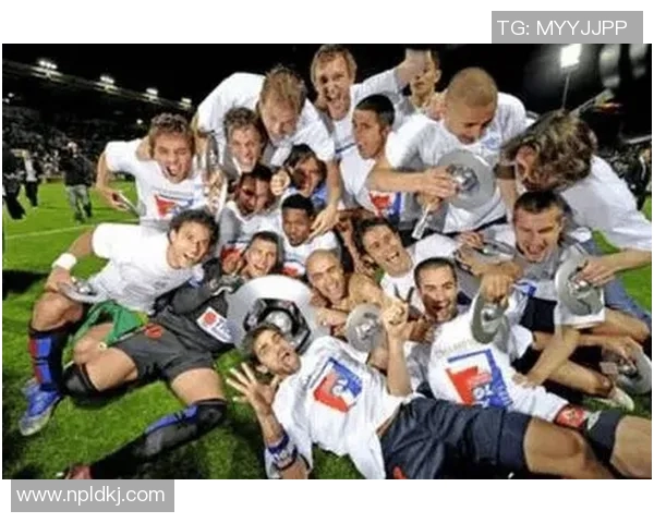 史特拉斯堡与卡昂的精彩对决揭示法甲联赛的激烈竞争与球队实力较量