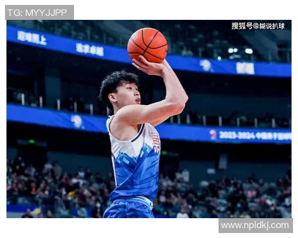 齐麟:从篮球新星到职业生涯的璀璨征程与未来展望