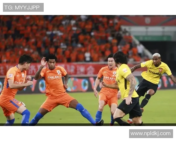 深圳足球队强势领跑联赛积分榜96分稳居第一位置展现冠军实力